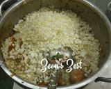 A picture of step 2 of Cabbage and Capsicum Chicken.