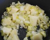 Foto del paso 3 de la receta Crema de puerros con queso