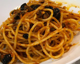 Foto del paso 8 de la receta: Espagueti con anchoa y olivas negras