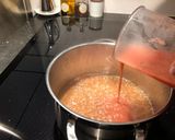 Foto del passaggio 3 della ricetta Risotto gustoso alle fragole con sardine di Alicante (senza burro)