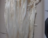 Foto langkah ke 1 dari resep Jamur Enoki Crispy.