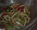 Foto del paso 4 de la receta: Bacalao y merluza con fritura de verduras sobre crema de arroz caldoso