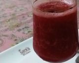 A picture of step 1 of Strawberry slush.