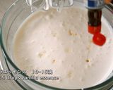 A picture of step 12 of Strawberry Decoration Cake, Chantilly Fraise.