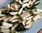 Une image de l'étape 2 de Pâte courgettes champignons bacon au chèvre.