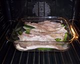 Foto del paso 8 de la receta Pescadilla al horno con pimientos verdes