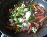 Foto del paso 3 de la receta: Fideos shirataki con salteado de verduras y carne