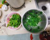 Hình bước làm 2 của món Mẹo xay rau má xanh rờn