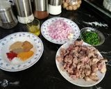 صورة لخطوة 1 من وصفة كبدة وقوانص ديال الدجاج مشرملة