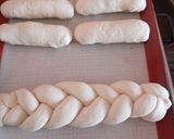Foto del paso 4 de la receta: Pan Francés Baguettes Rellenos de Queso y perfumados con Limón