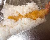 A picture of step 3 of Japanese Shrimp Tempura Onigiri (Rice Ball)②.