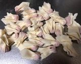 A picture of step 2 of Pork Wantan.