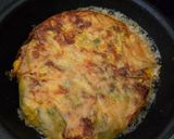 Foto langkah ke 9 dari resep Martabak Daging Sapi Teflon.