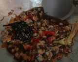 Foto langkah ke 3 dari resep Tumis Kerang Dara Pedas Manis.