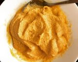 A picture of step 4 of Mango Sandwich Dhokla Cake.