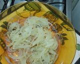 Foto del paso 4 de la receta: Tarta 3 quesos, cebolla y crema