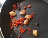 Foto del paso 3 de la receta: Pasta con ajo y chile serrano