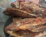 Foto langkah ke 1 dari resep Ikan Mujair Acar Kuning.