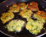 Foto del paso 5 de la receta: Tortitas de pollo y espinacas