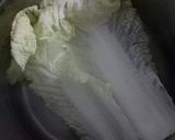 Foto langkah ke 2 dari resep Sawi Putih Gulung Isi Ayam.