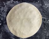 A picture of step 6 of Sunflower pizza🌻.