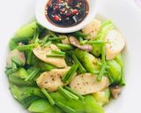 Hình bước làm 3 của món Mướp Khía Xào Nấm Đùi Gà Chay🍄