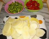 صورة لخطوة 1 من وصفة رولي بطاطا محشي بالخضر⁦ 🌶️⁩🍅🥔😋👍