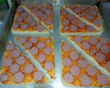 Foto langkah ke 3 dari resep Roti Tawar Pizza.