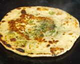 कच्चे बथुए के पराठे (Kachhe bathue ke parathe recipe in Hindi) रेसिपी चरण 5 फोटो