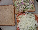 वेज मायोनिस सैंडविच (veg mayonnaise sandwich recipe in Hindi) रेसिपी चरण 2 फोटो