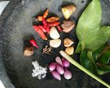Foto langkah ke 1 dari resep Opor ayam putih.