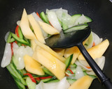 A picture of step 8 of Cucumber and mango.