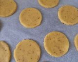 Foto del passaggio 4 della ricetta Biscotti sablé con ganache al cioccolato fondente