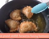 Foto langkah ke 8 dari resep Pastel isi Sayur ala Rianti Kitchen.