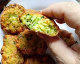 Foto del passaggio 4 della ricetta Frittelle di zucchine