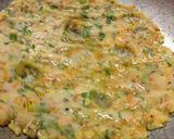 A picture of step 3 of Special akki rotti.