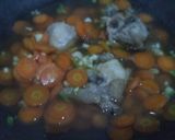 Foto langkah ke 2 dari resep Sup Ayam Wortel.