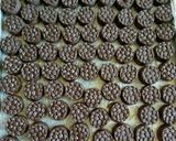 صورة لخطوة 2 من وصفة حلوى بحشوة الفواكه الجافة(التوت البري)