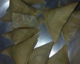 A picture of step 8 of Mini samosas.