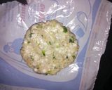 A picture of step 3 of Sabudana thalipeeth.