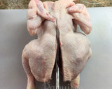 Foto del paso 4 de la receta: Pollo Corte Mariposa 🦋 al Horno con Cerveza 🍺