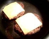A picture of step 2 of Jumbo Chilli Burger.