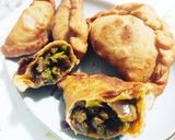 Foto langkah ke 7 dari resep Sambousek Pastel ala Lebanon ala Mbak Carolina dan Chef Noof.