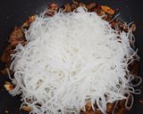 Foto langkah ke 4 dari resep Tumis Bihun Jagung dan Tempe.