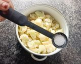 A picture of step 3 of Crispy Saucy Cauliflower.