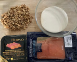 Foto del paso 1 de la receta: Bombones de Salmón y Queso con Nueces