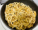 A picture of step 1 of Butter Soy Sauce Fried Udon.