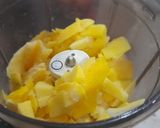 A picture of step 1 of Homemade raw mango squash.