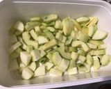 Une image de l'étape 3 de Courgette et tomates au parmesan et épices italiennes.