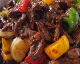 A picture of step 1 of Beef Stir-Fry in Black Pepper Sauce.